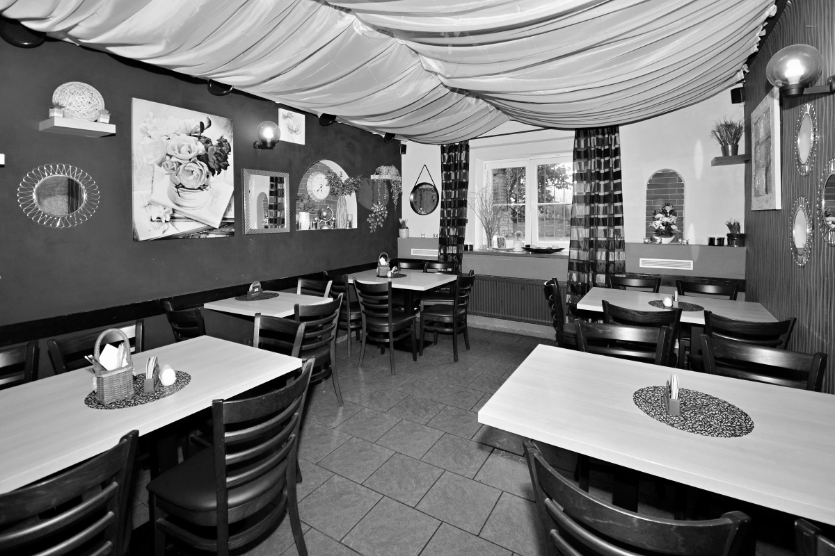 P R O N A J A T O ! ! ! Přenechání nájmu plně vybavené restaurace – Praha 4