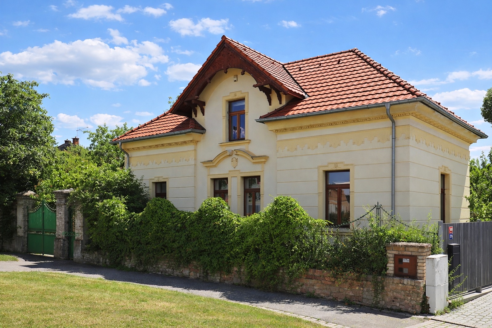 Prodej rodinného domu 4+1 v Rudné u Prahy. Velký pozemek 938m2